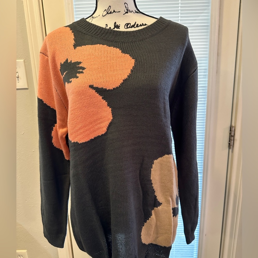 SOLD-🌺SHEIN Floral Sweater